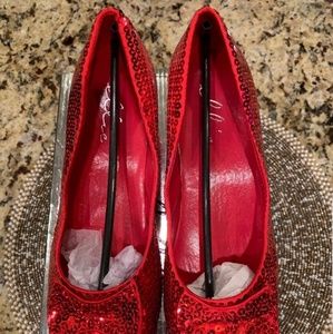 NIB Ellie Red Sequin 2" block heels "Judy"